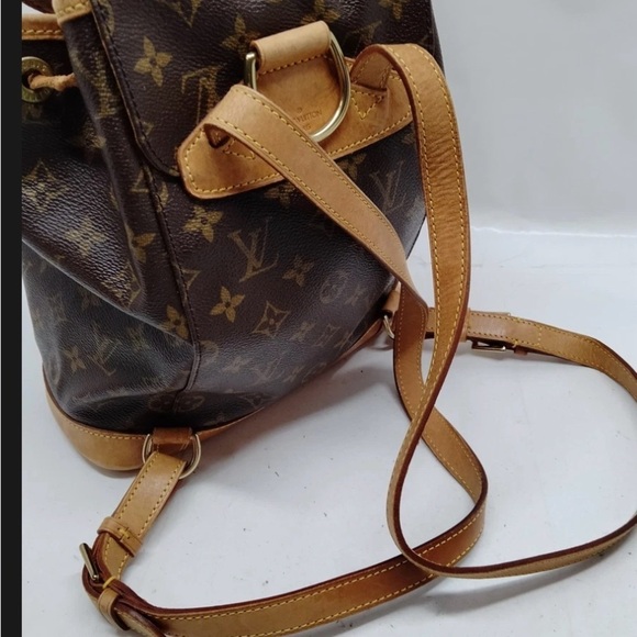 Louis Vuitton Monogram Montsouris MM Backpack Vintage main image 12